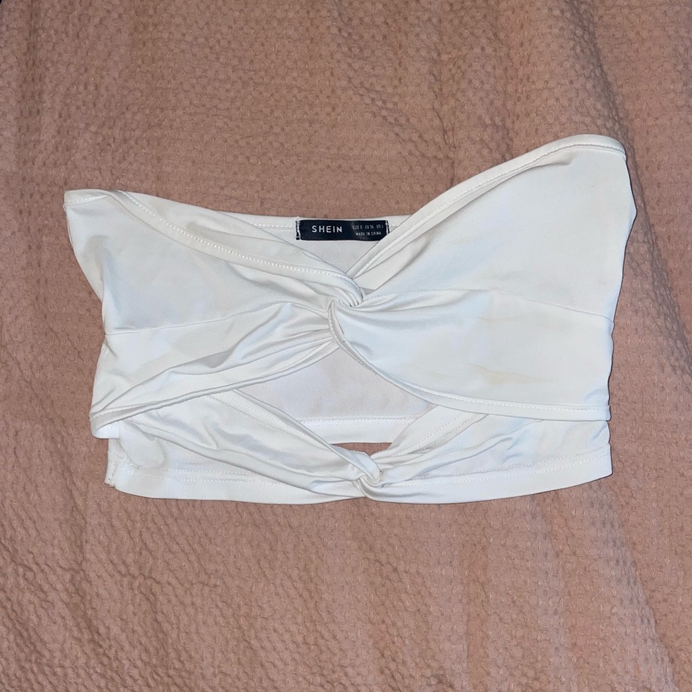 Twist, cut-out tube top